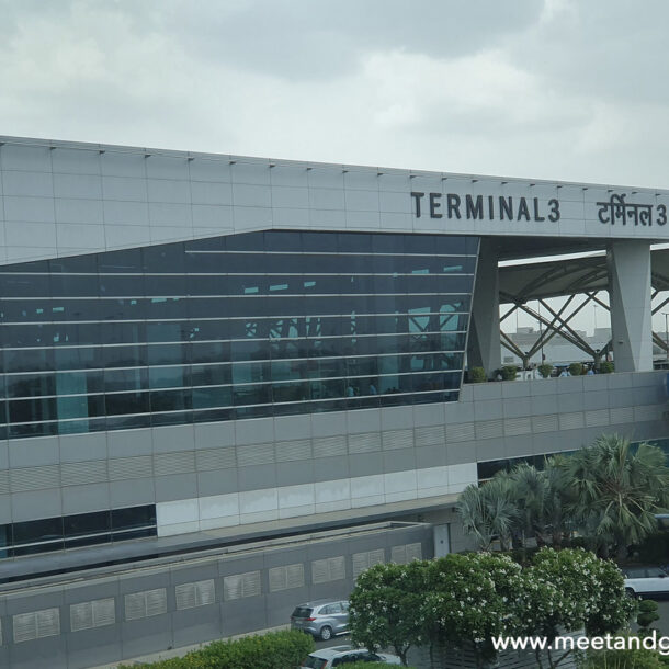 What are the facilities at Terminal 3 Delhi Airport?